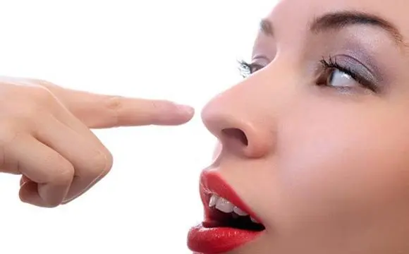 隆鼻手術風險大嗎？